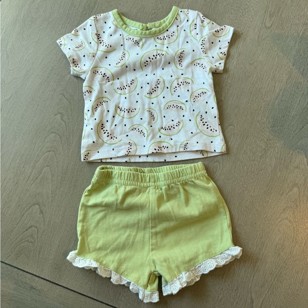 Chick Pea tops (2) and shorts (1) 3-6m